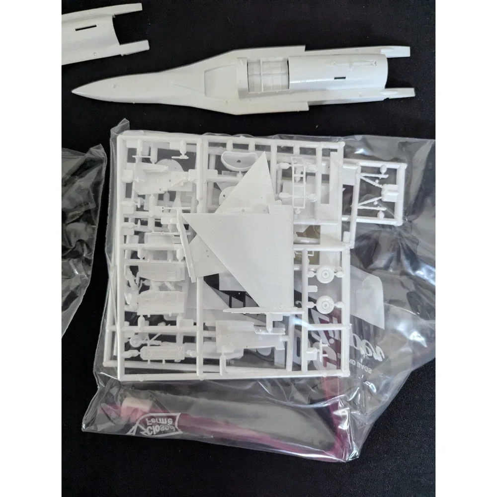 3 VTG Model Airplane kits 1:72 Thunderbird Mcdonnell Douglas hornet thunderchief